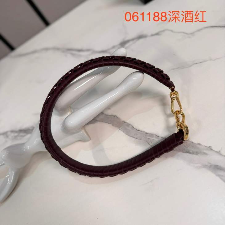 Picture of Loewe Handbags _SKUfw239904541fw